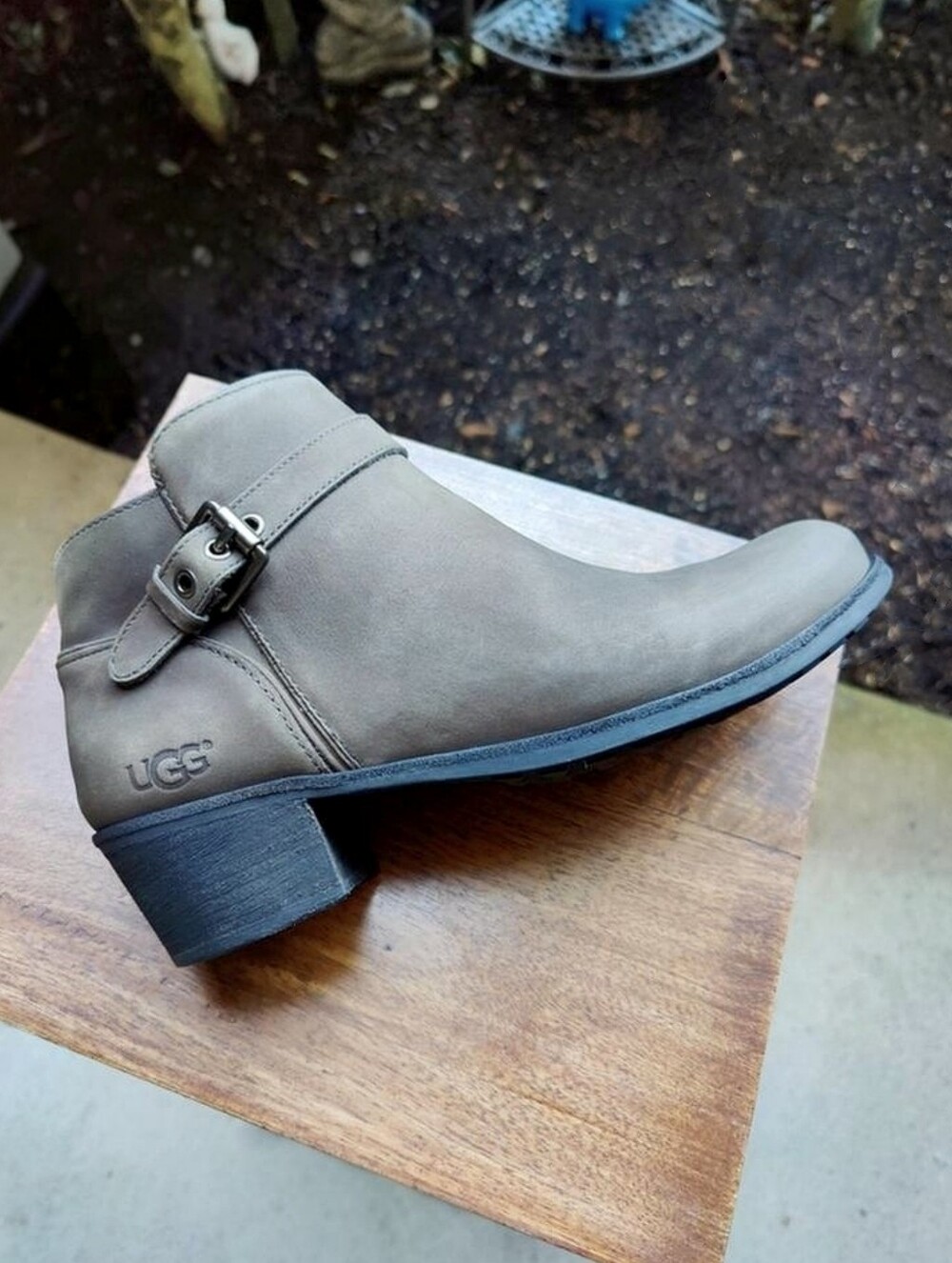 UGG Bellamy Ankle Boots Nubuck Leather Taupe Grey Buckle Zipper Block Heel 7.5
